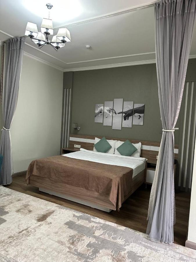 Gоlden Dragon Villa Hotel Bishkek Ngoại thất bức ảnh