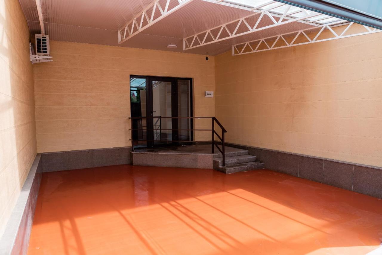 Gоlden Dragon Villa Hotel Bishkek Ngoại thất bức ảnh