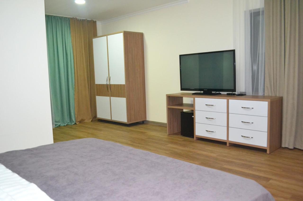 Gоlden Dragon Villa Hotel Bishkek Ngoại thất bức ảnh
