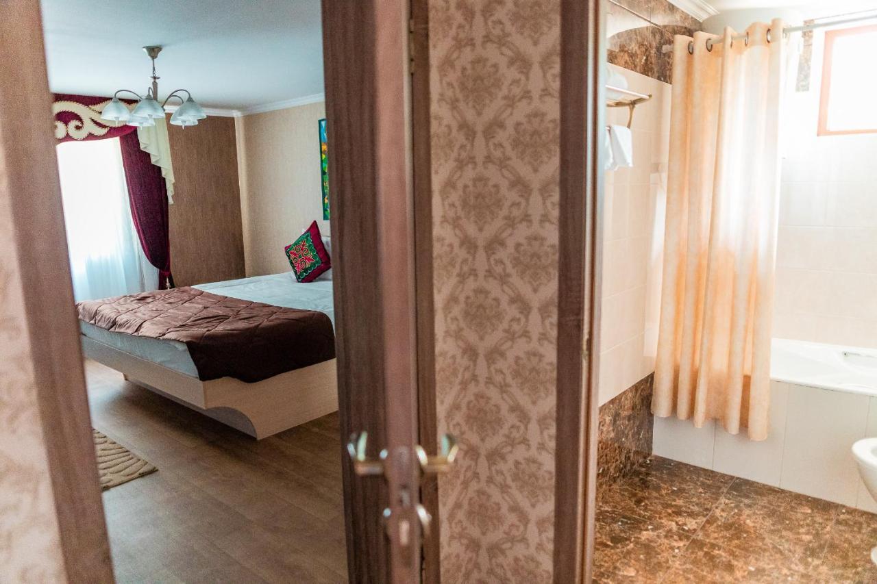 Gоlden Dragon Villa Hotel Bishkek Ngoại thất bức ảnh