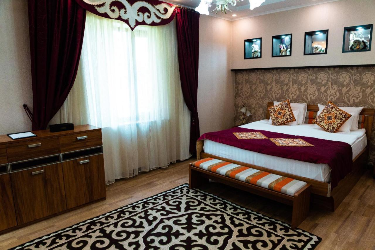 Gоlden Dragon Villa Hotel Bishkek Ngoại thất bức ảnh